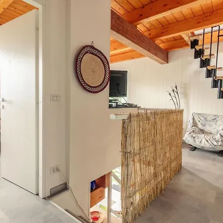 8 Beds- Surrounded By Greenery With Parking * Uscio