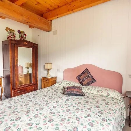 Semesterbostad 8 Beds- Surrounded By Greenery With Parking *