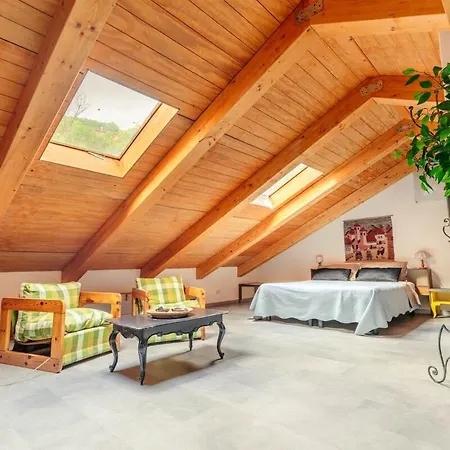 8 Beds- Surrounded By Greenery With Parking Uscio