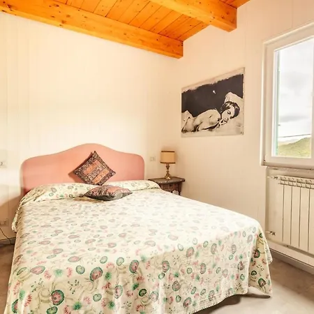 Semesterbostad 8 Beds- Surrounded By Greenery With Parking