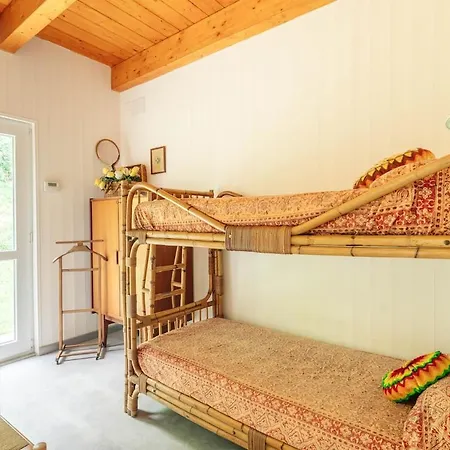 8 Beds- Surrounded By Greenery With Parking Uscio