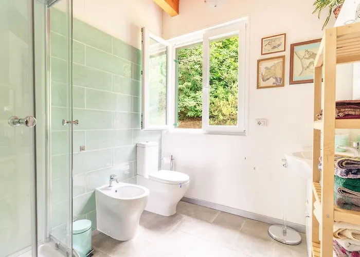 Dom wakacyjny 8 Beds- Surrounded By Greenery With Parking *